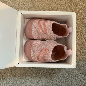 Nike Toddler Swoosh 1 Shoes Pink / Red